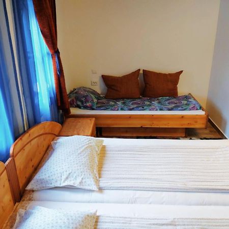 Casa Toth Hostel Viseu de Sus Bagian luar foto